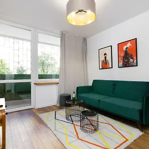 https://independence-museum-apartment.warsawhotelspoland.com